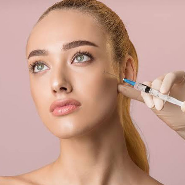 Skin Booster vs Relleno Dérmico: ¿Cuál es la Diferencia y Cuál Elegir?